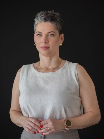 PSICOLOGA CAMPINAS JULIA TARGA ORIENTAÇÃO PROFISSIONAL EMDR PSICOLOGIA ESPECIALISTA EM TRAUMAS VIVA MAIS PRESENTE