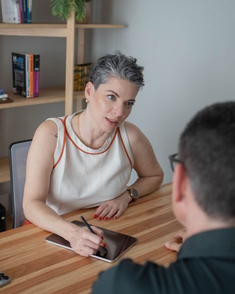 PSICOLOGA SP JULIA TARGA ORIENTAÇÃO PROFISSIONAL EMDR 2025 PSICOLOGIA MENTORIA DE CARREIRA EMDR JTARGA ESPECIALISTA EM TRAUMAS